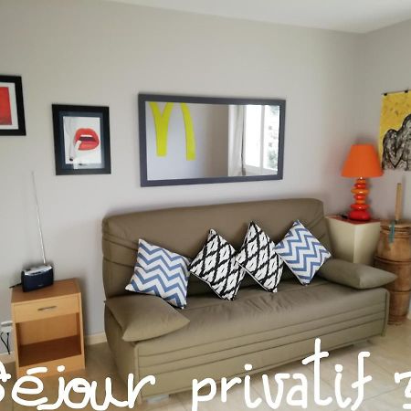 Chez Patrick Roujan Bed & Breakfast Exterior foto
