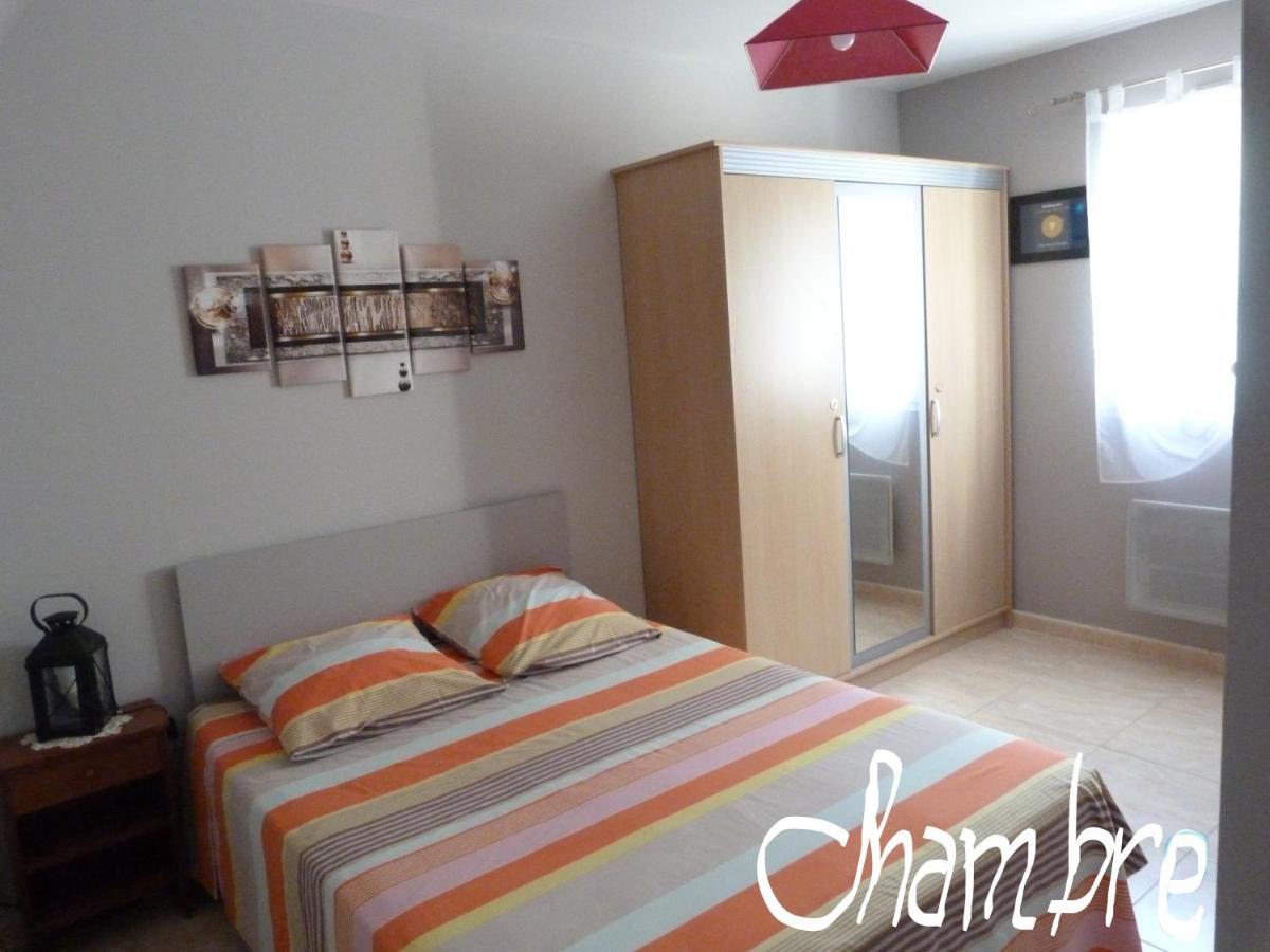 Chez Patrick Roujan Bed & Breakfast Exterior foto