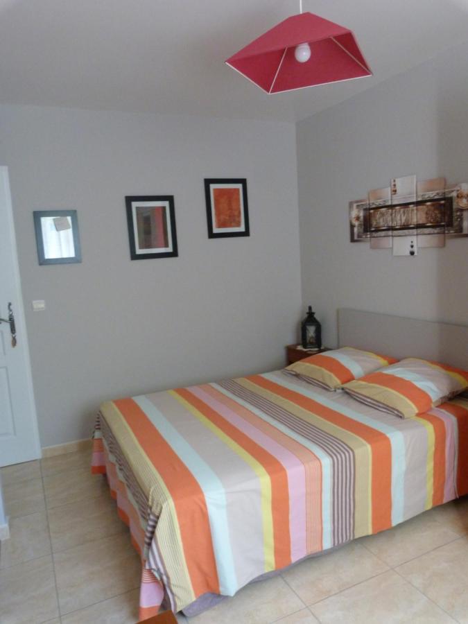 Chez Patrick Roujan Bed & Breakfast Exterior foto
