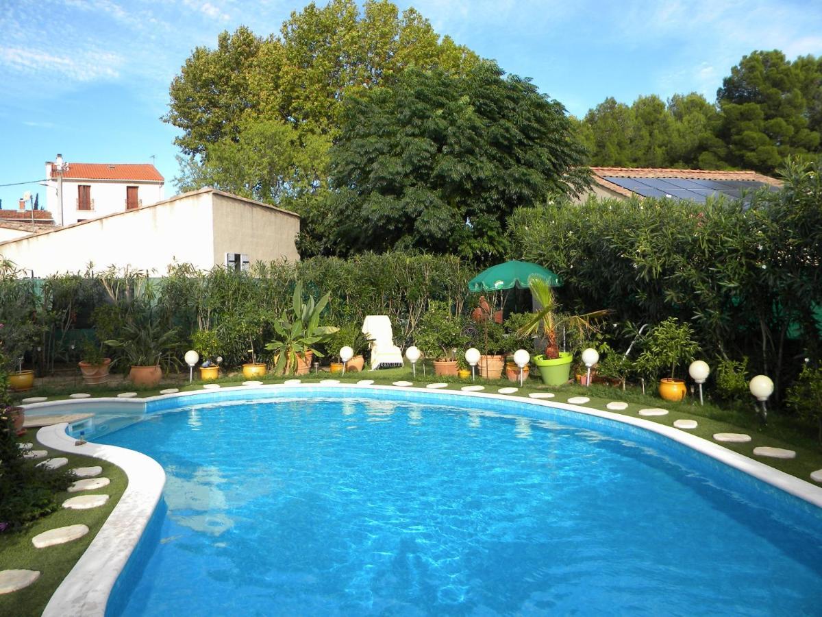 Chez Patrick Roujan Bed & Breakfast Exterior foto
