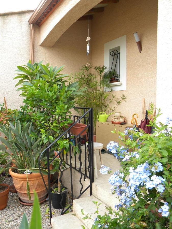 Chez Patrick Roujan Bed & Breakfast Exterior foto