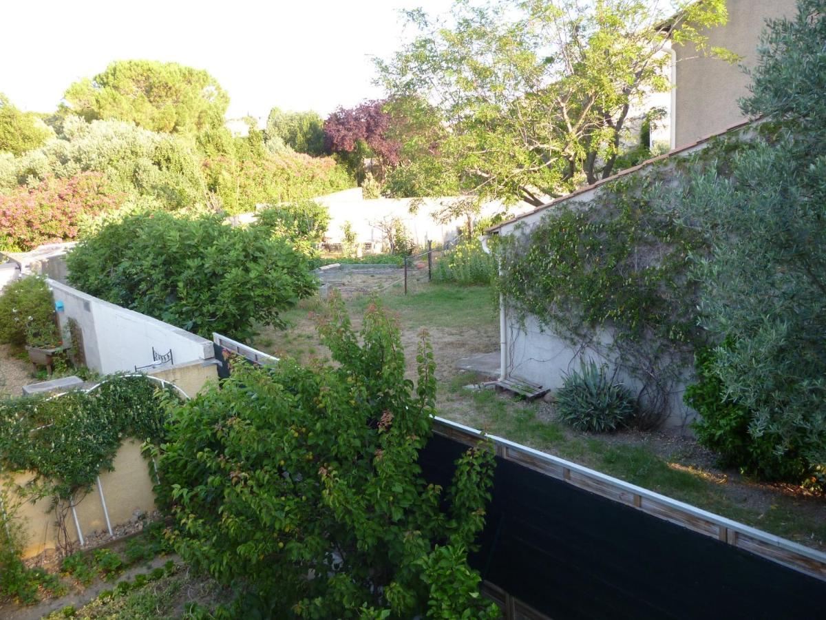 Chez Patrick Roujan Bed & Breakfast Exterior foto