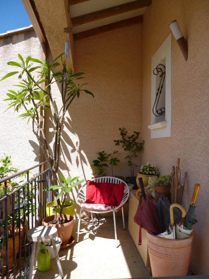 Chez Patrick Roujan Bed & Breakfast Exterior foto