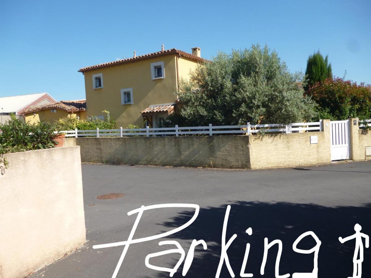 Chez Patrick Roujan Bed & Breakfast Exterior foto