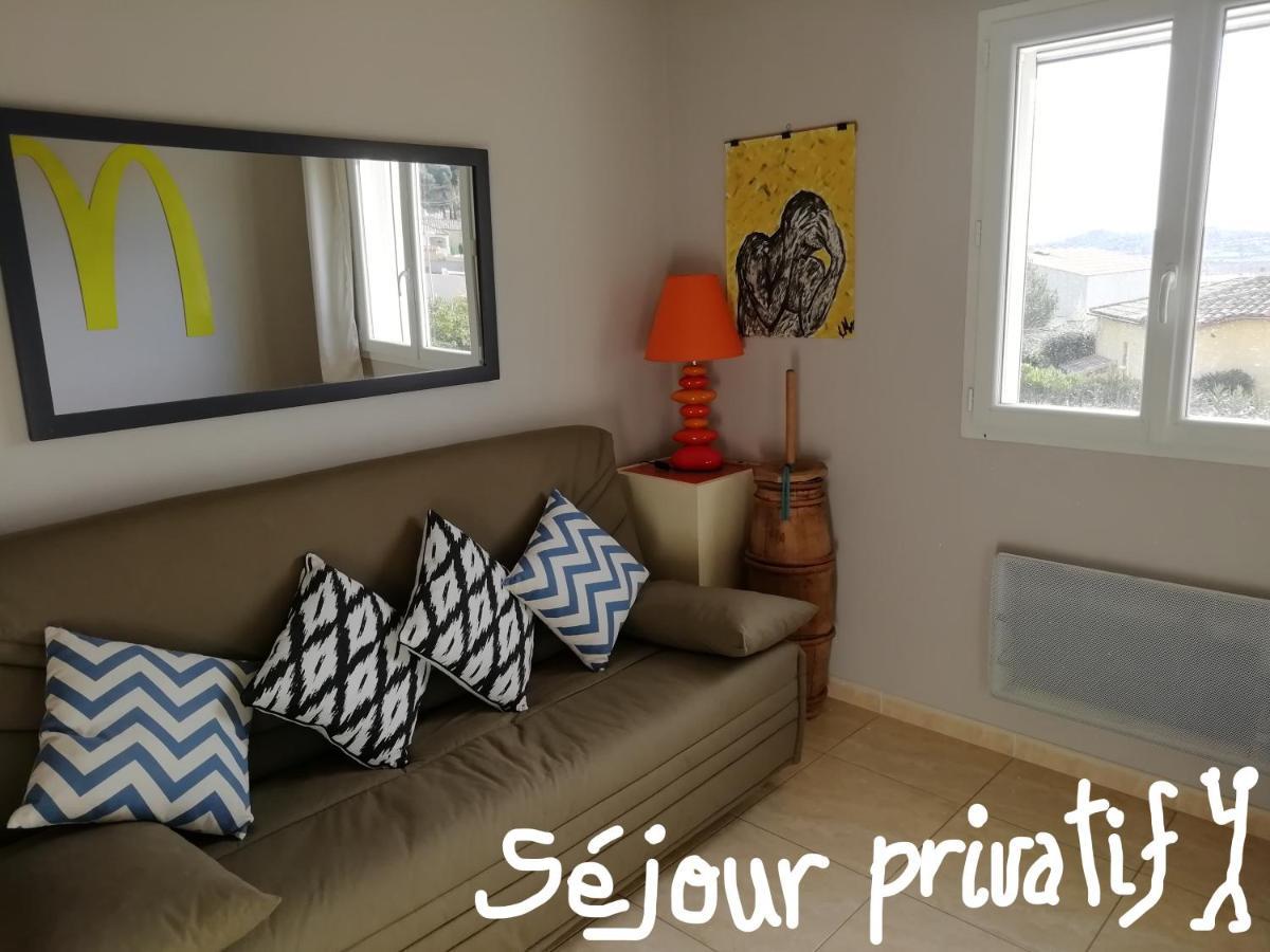 Chez Patrick Roujan Bed & Breakfast Exterior foto